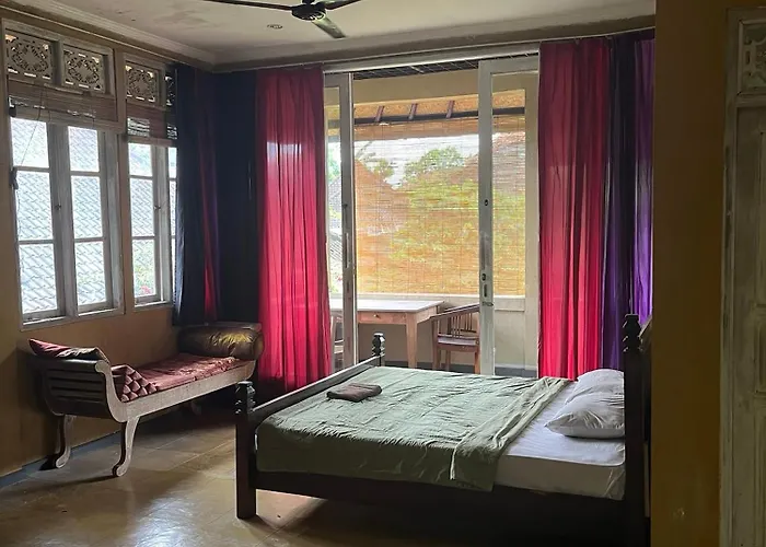 210m2 Two Floor House With Two Kitchens And 2 Bathrooms Garden And Pool Сasa de vacaciones