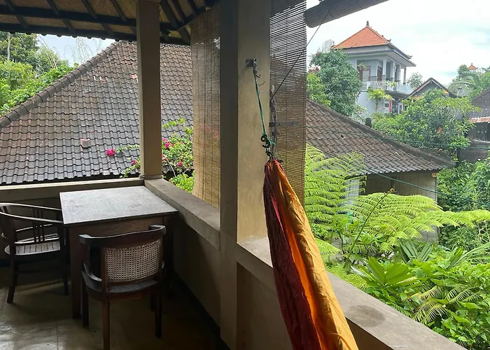 Сasa de vacaciones 210m2 Two Floor House With Two Kitchens And 2 Bathrooms Garden And Pool Ubud