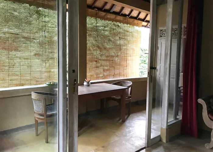 Сasa de vacaciones 210m2 Two Floor House With Two Kitchens And 2 Bathrooms Garden And Pool Ubud