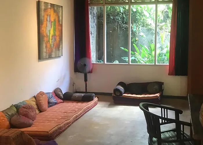 Сasa de vacaciones 210m2 Two Floor House With Two Kitchens And 2 Bathrooms Garden And Pool