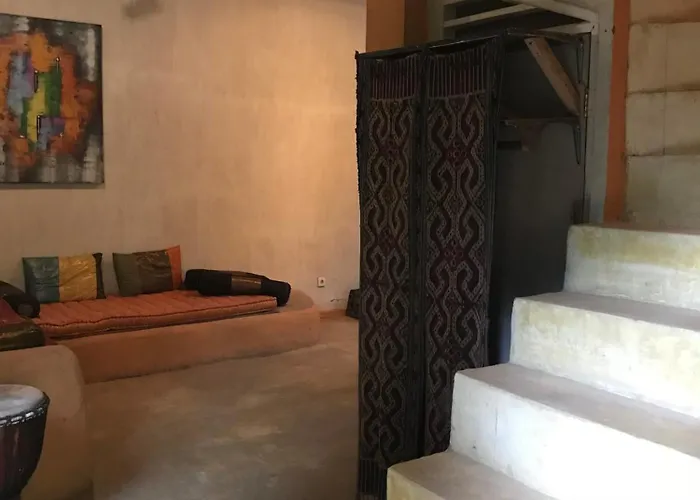 210m2 Two Floor House With Two Kitchens And 2 Bathrooms Garden And Pool Сasa de vacaciones *