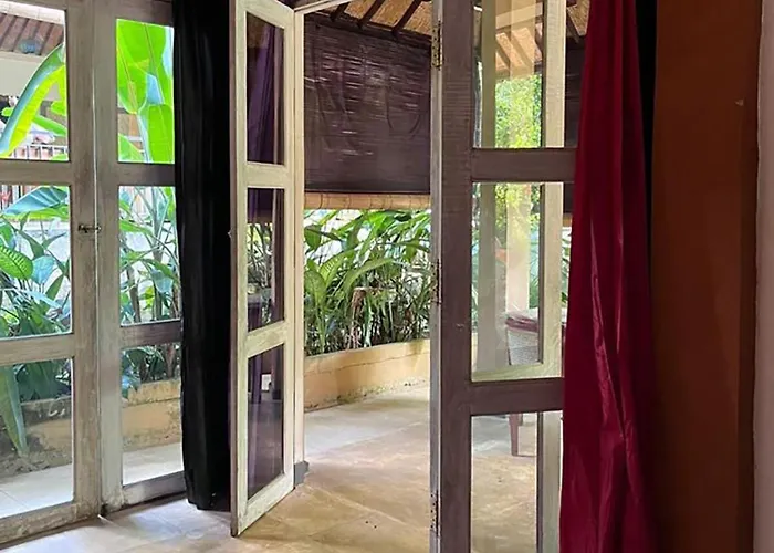 Сasa de vacaciones 210m2 Two Floor House With Two Kitchens And 2 Bathrooms Garden And Pool Ubud