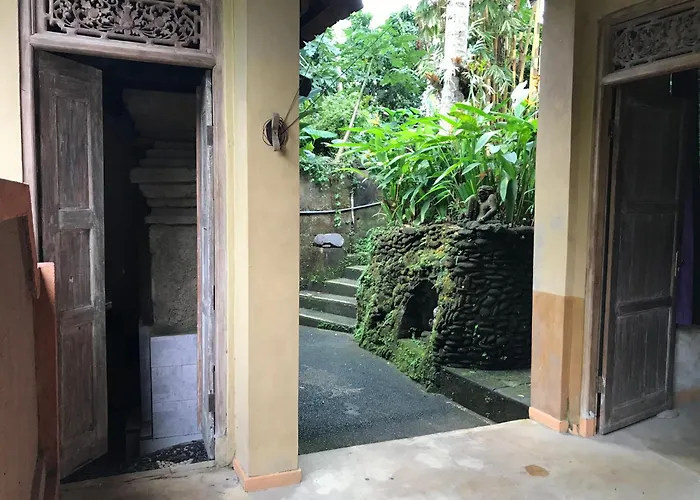 210m2 Two Floor House With Two Kitchens And 2 Bathrooms Garden And Pool Сasa de vacaciones Ubud