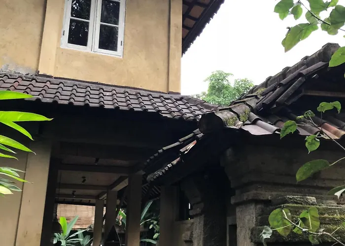 210m2 Two Floor House With Two Kitchens And 2 Bathrooms Garden And Pool *