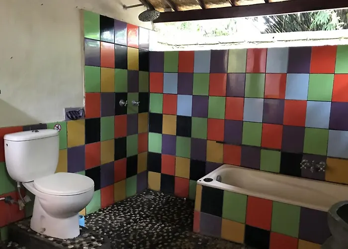 Сasa de vacaciones 210m2 Two Floor House With Two Kitchens And 2 Bathrooms Garden And Pool *